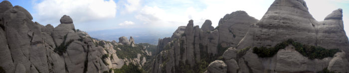 El Camell de sant Jeroni, sota l'atenta mirada del Gegant encantat i dels Ecos